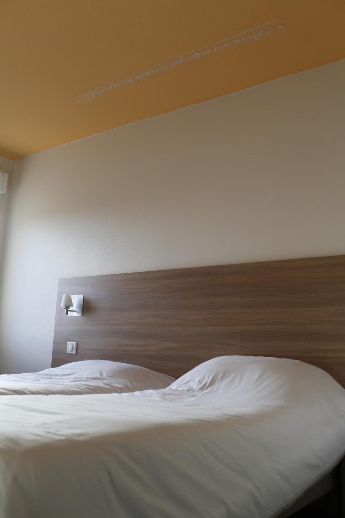 Brit Hotel Rouen Sud Val De Reuil Val-de-Reuil Стая снимка
