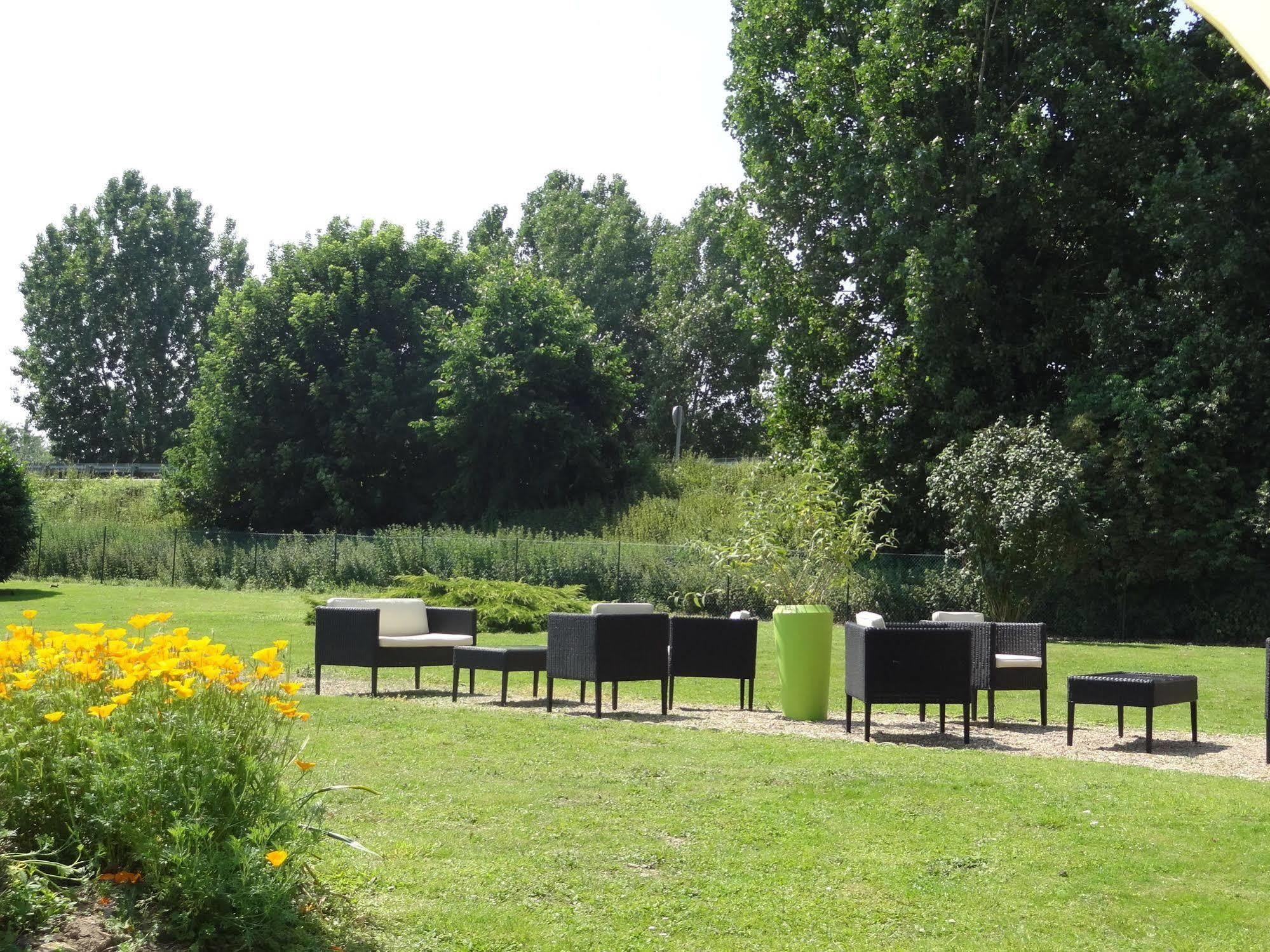 Brit Hotel Rouen Sud Val De Reuil Val-de-Reuil Екстериор снимка
