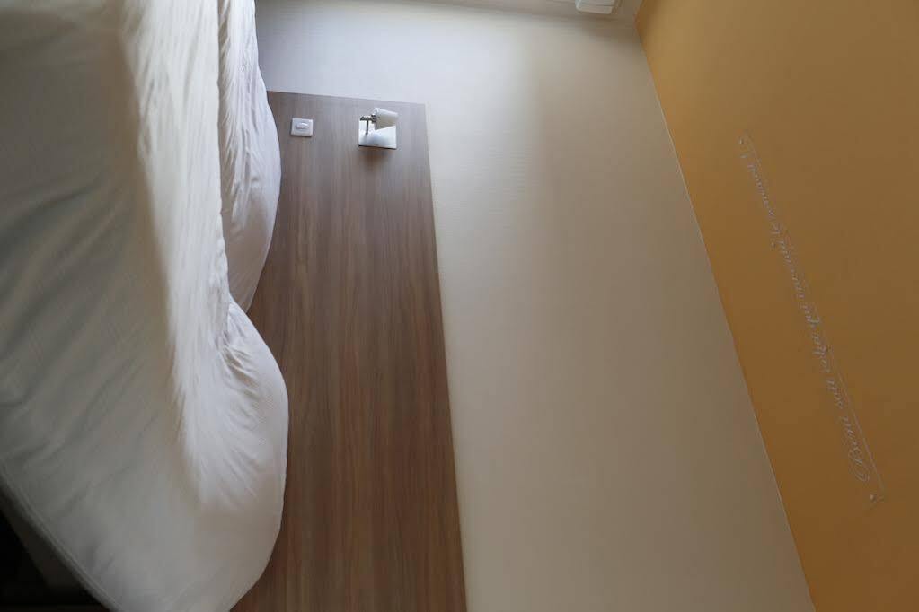 Brit Hotel Rouen Sud Val De Reuil Val-de-Reuil Екстериор снимка